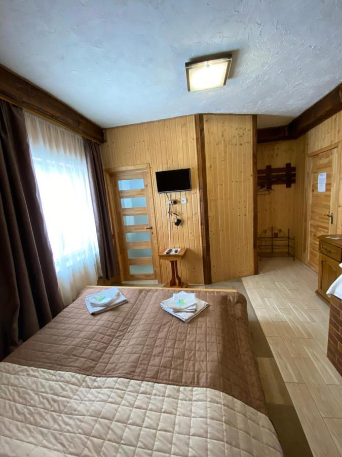 Guest House Shulc Mizhhirya  エクステリア 写真