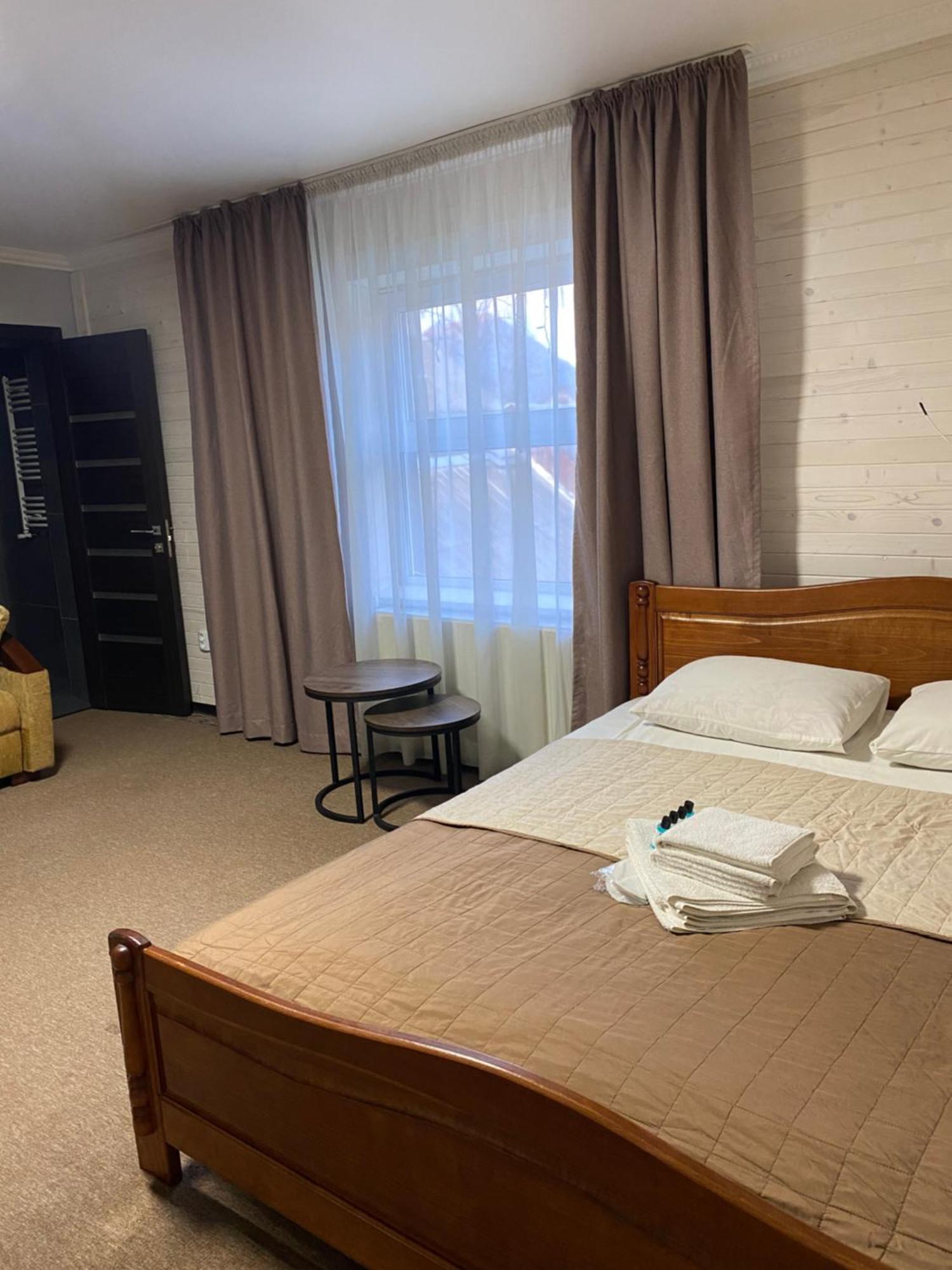 Guest House Shulc Mizhhirya  エクステリア 写真