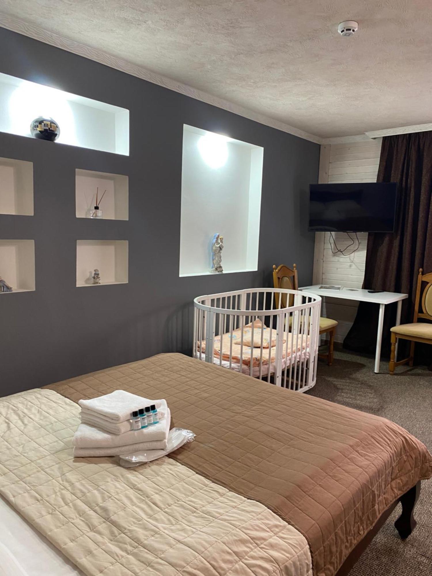 Guest House Shulc Mizhhirya  エクステリア 写真