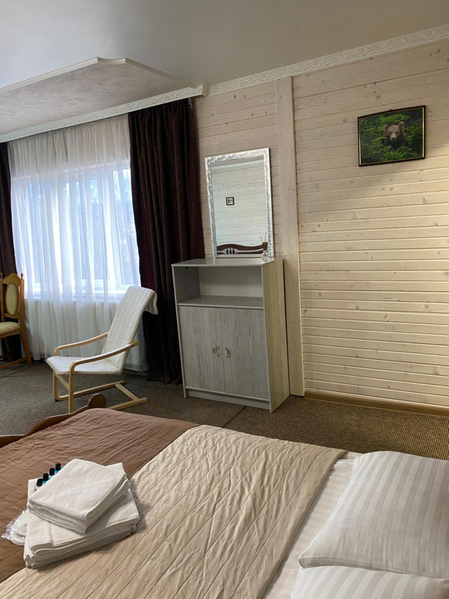 Guest House Shulc Mizhhirya  エクステリア 写真